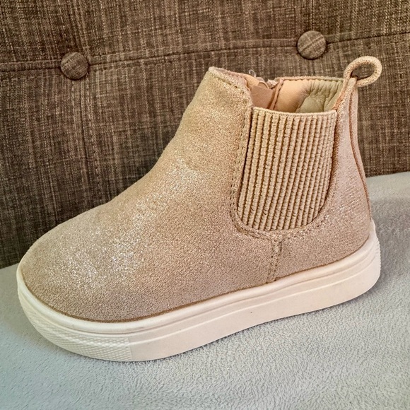 Size 6 toddler bootie bundle - Picture 2 of 4